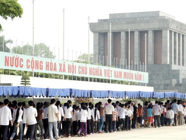 Tribute paid to President Ho Chi Minh during Lunar New Year festival - ảnh 1